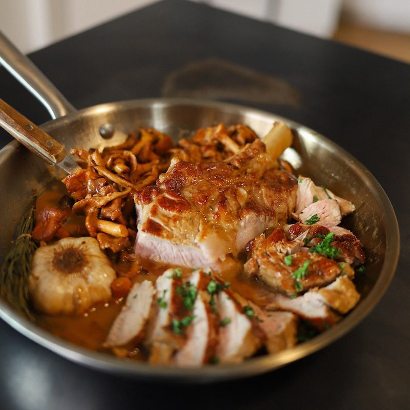 La côte de veau du Limousin aux girolles, en partenariat avec Epicery - Atma Kitchenware