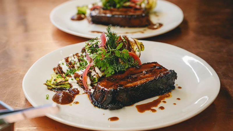 Choux pointu à la poêle et poitrine de porc BBQ - Atma Kitchenware