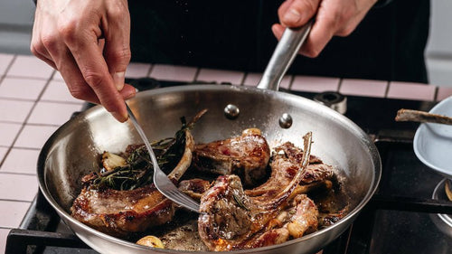 Comment déglacer une poêle en inox ? - Atma Kitchenware