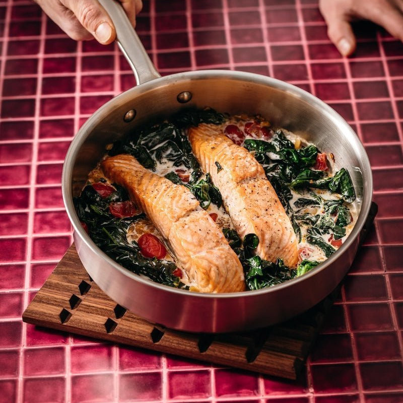 La cuisson du saumon à la poêle - Atma Kitchenware