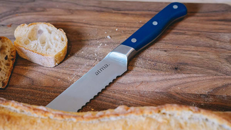 Un bon couteau à pain : pourquoi est-ce si important ? - Atma Kitchenware