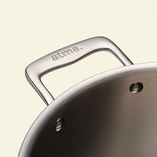 The large stainless steel casserole dish - 28 cm