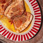 Le plat de présentation, en rouge carmin - Atma Kitchenware