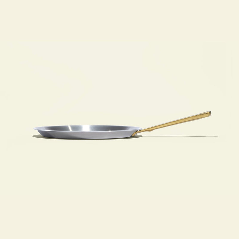 L'indispensable crêpière en inox, manche doré - Atma Kitchenware