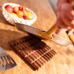 L'indispensable crêpière en inox, manche doré - Atma Kitchenware